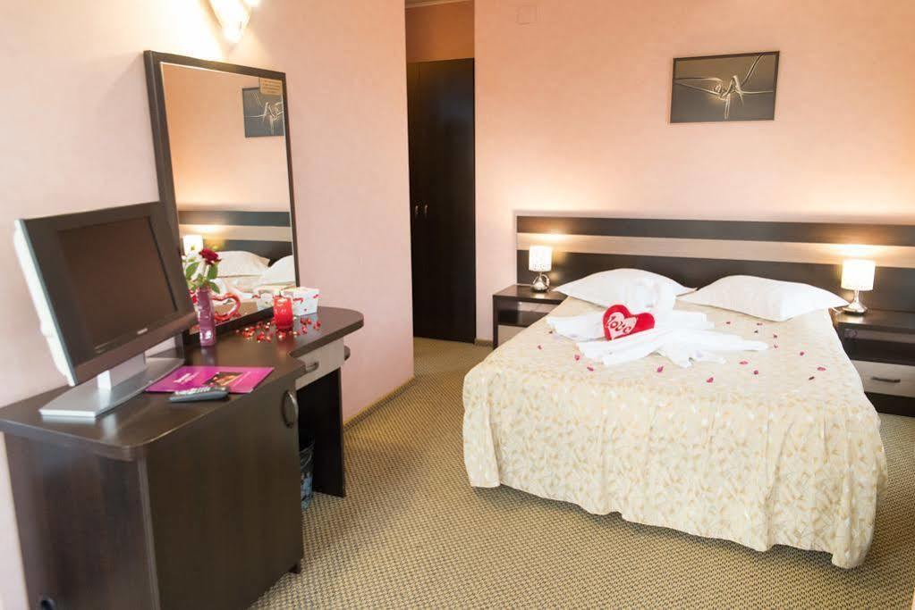 Indiana Hotel Iasi Luaran gambar
