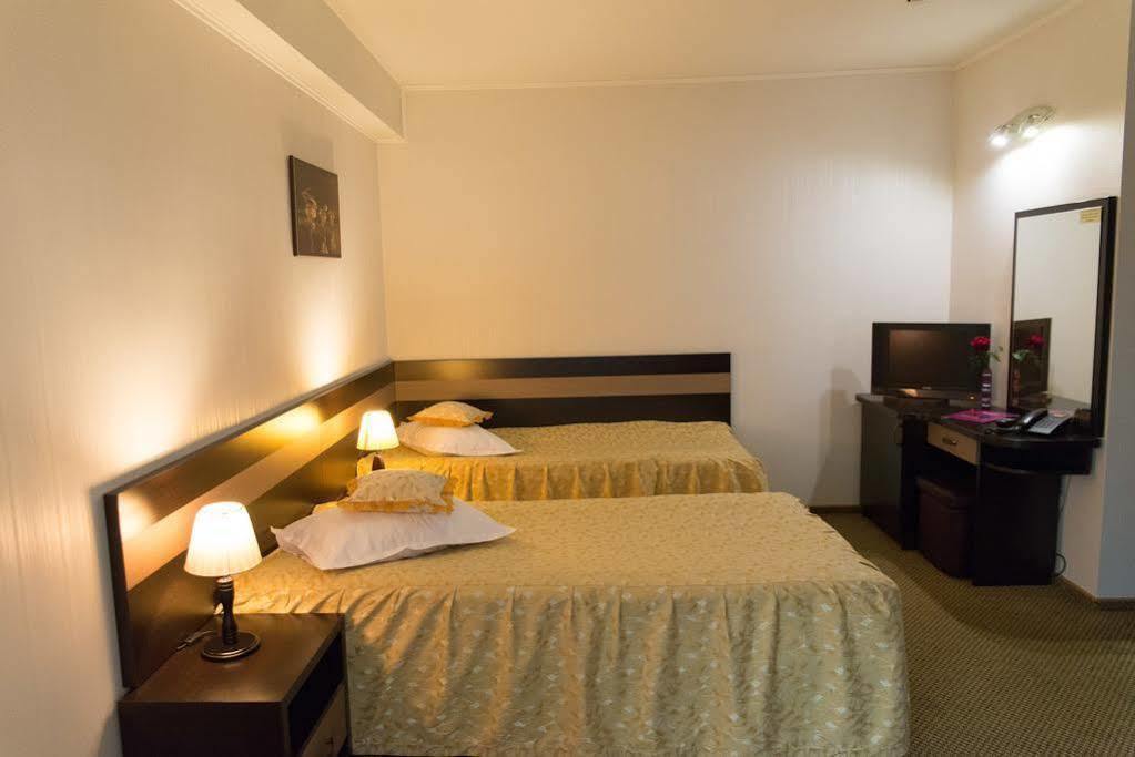 Indiana Hotel Iasi Luaran gambar