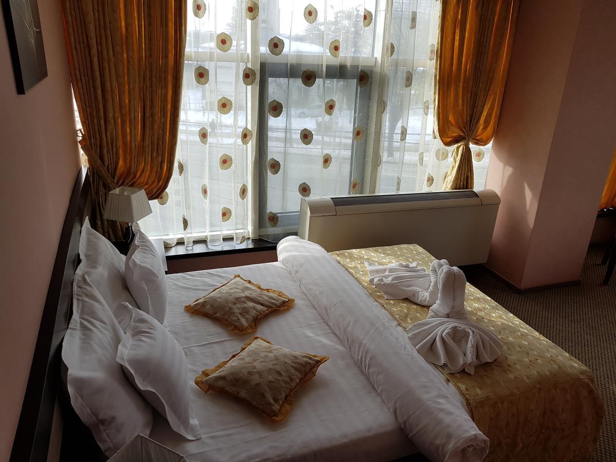 Indiana Hotel Iasi Luaran gambar