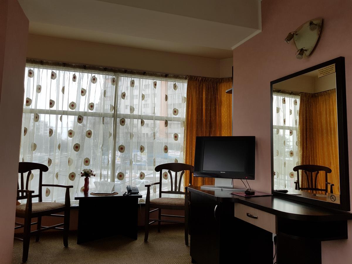Indiana Hotel Iasi Luaran gambar