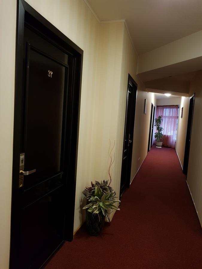 Indiana Hotel Iasi Luaran gambar