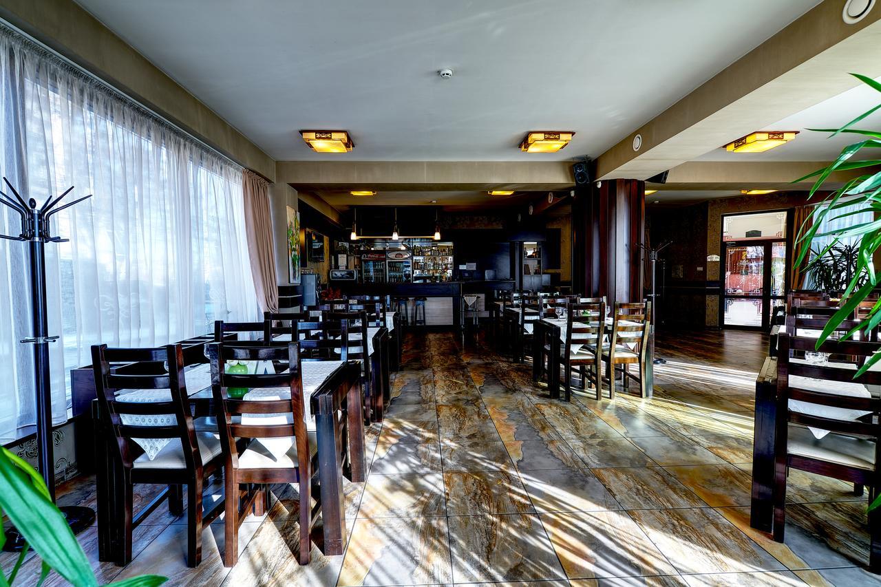 Indiana Hotel Iasi Luaran gambar
